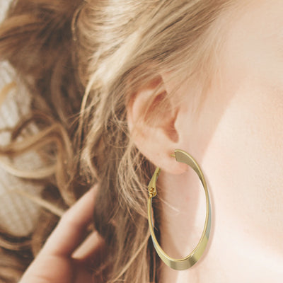 J00500 Earrings in Branded Box
