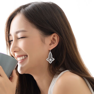 J06108/E/W Earrings